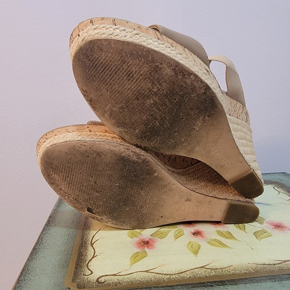 Charles by Charles David Tan Leather T Straps Size 9.5 - Picture 7 of 12